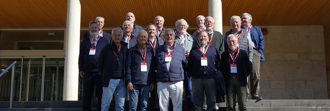 Antiguos alumnos de Arquitectura visitan la Escuela 50 años después de graduarse