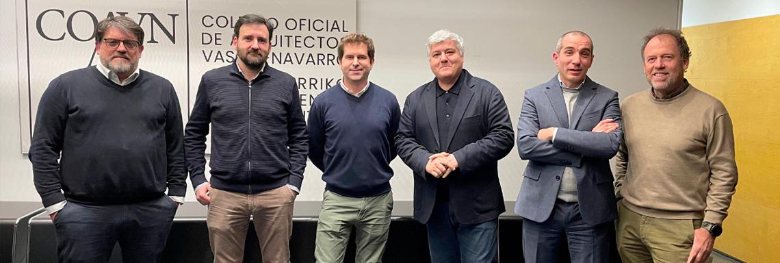 El profesor de la Escuela César Martín Gómez participa en una mesa redonda sobre vivienda asequible e industrialización organizada por el COAVN