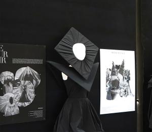 Los alumnos de 2º del Grado en Diseño presentan sus proyectos en la exposición ‘Ecos del origen’