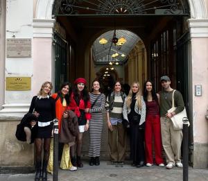 Los alumnos de 3º de Diseño de la Mención en Moda viven una estancia académica en París