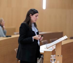 Rocío Elizaga Puig defends her doctoral thesis  'Strategy and competitiveness in the children's textile trade sector in Spain'.